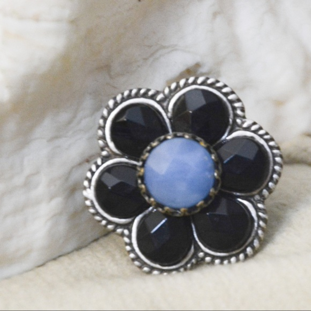 Ollipop Flower Statement Ring - image 1